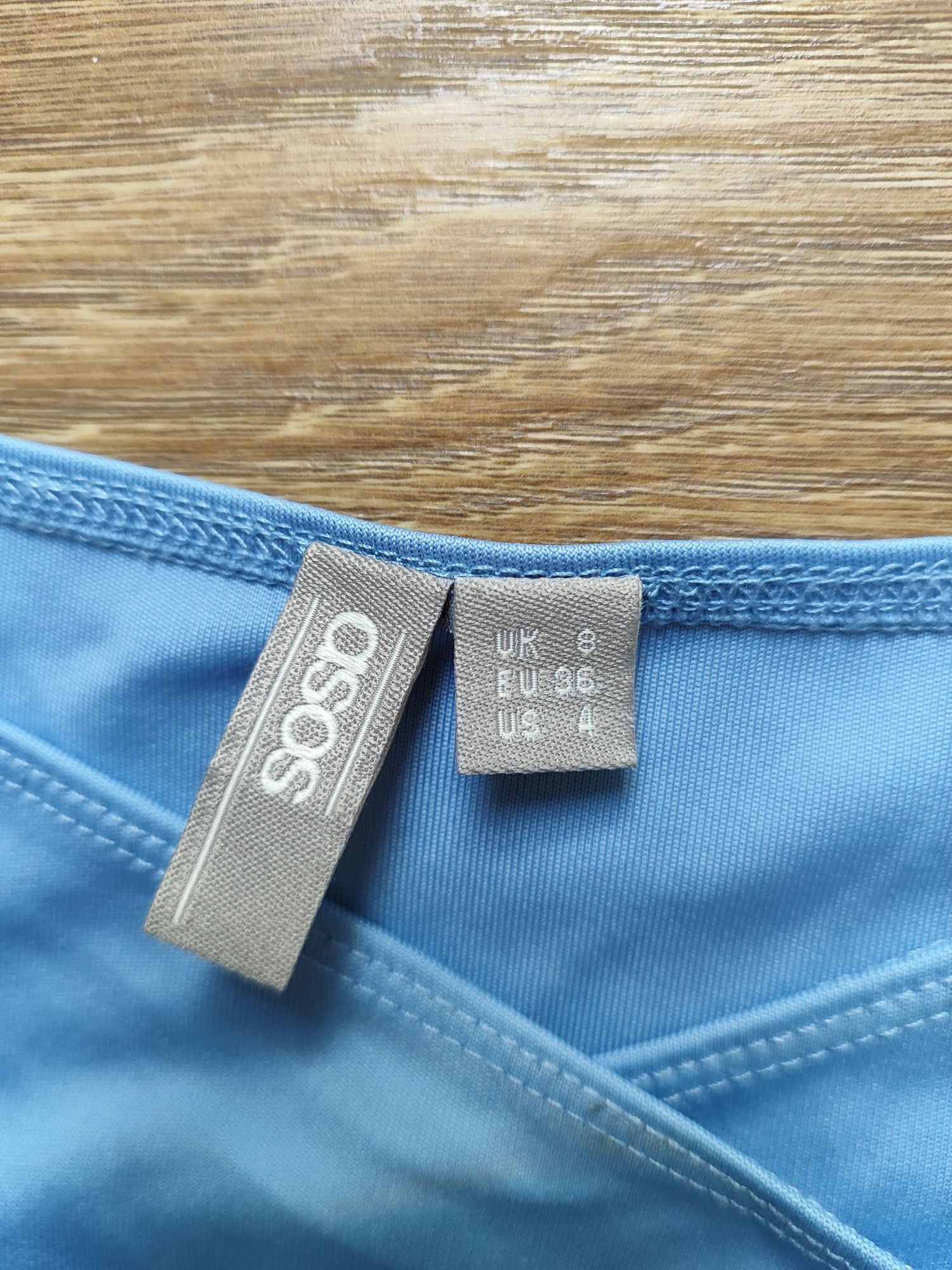 Sukienka plisowana kopertowa maxi asos