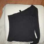 Blusa preta com mangas
