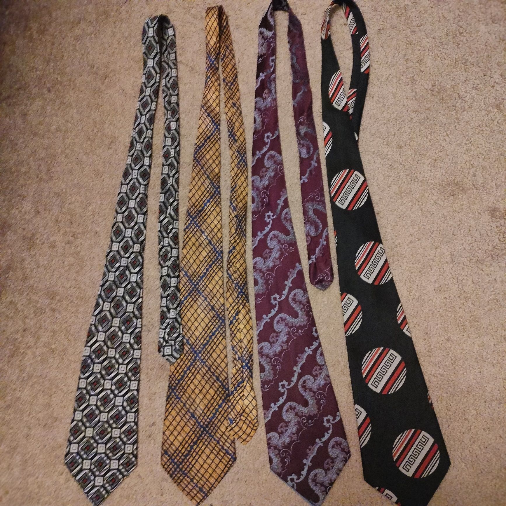 Cztery krawaty vintage długie