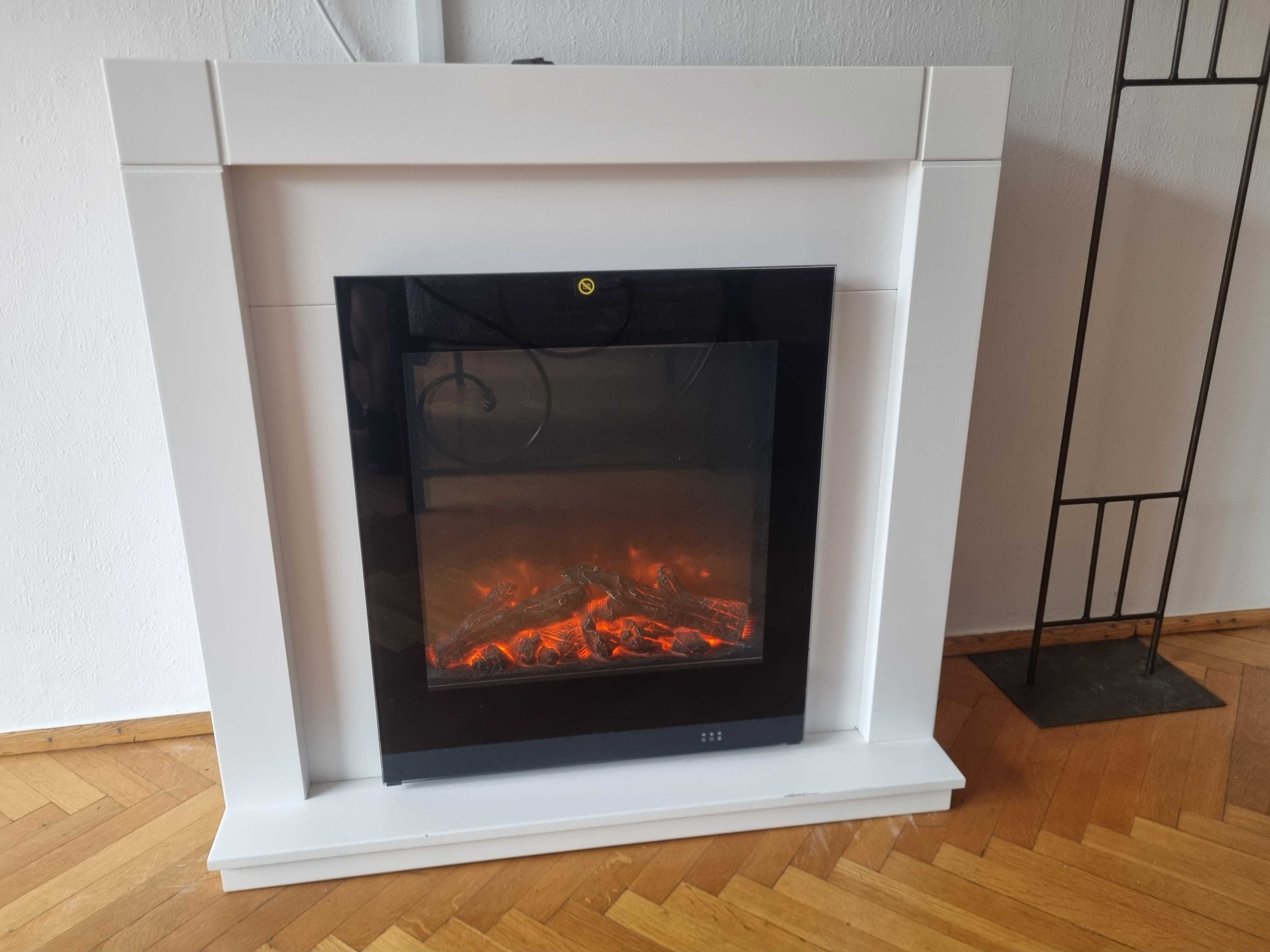 Kominek elektryczny LED dekoracyjny biały - efekt płomienia