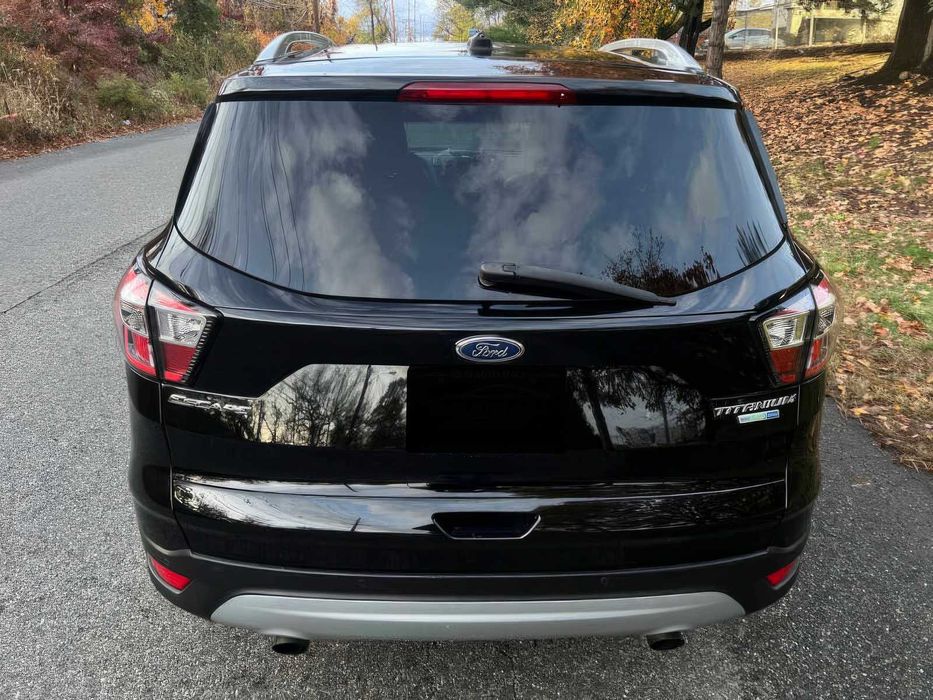 Ford Escape Titanium      2017