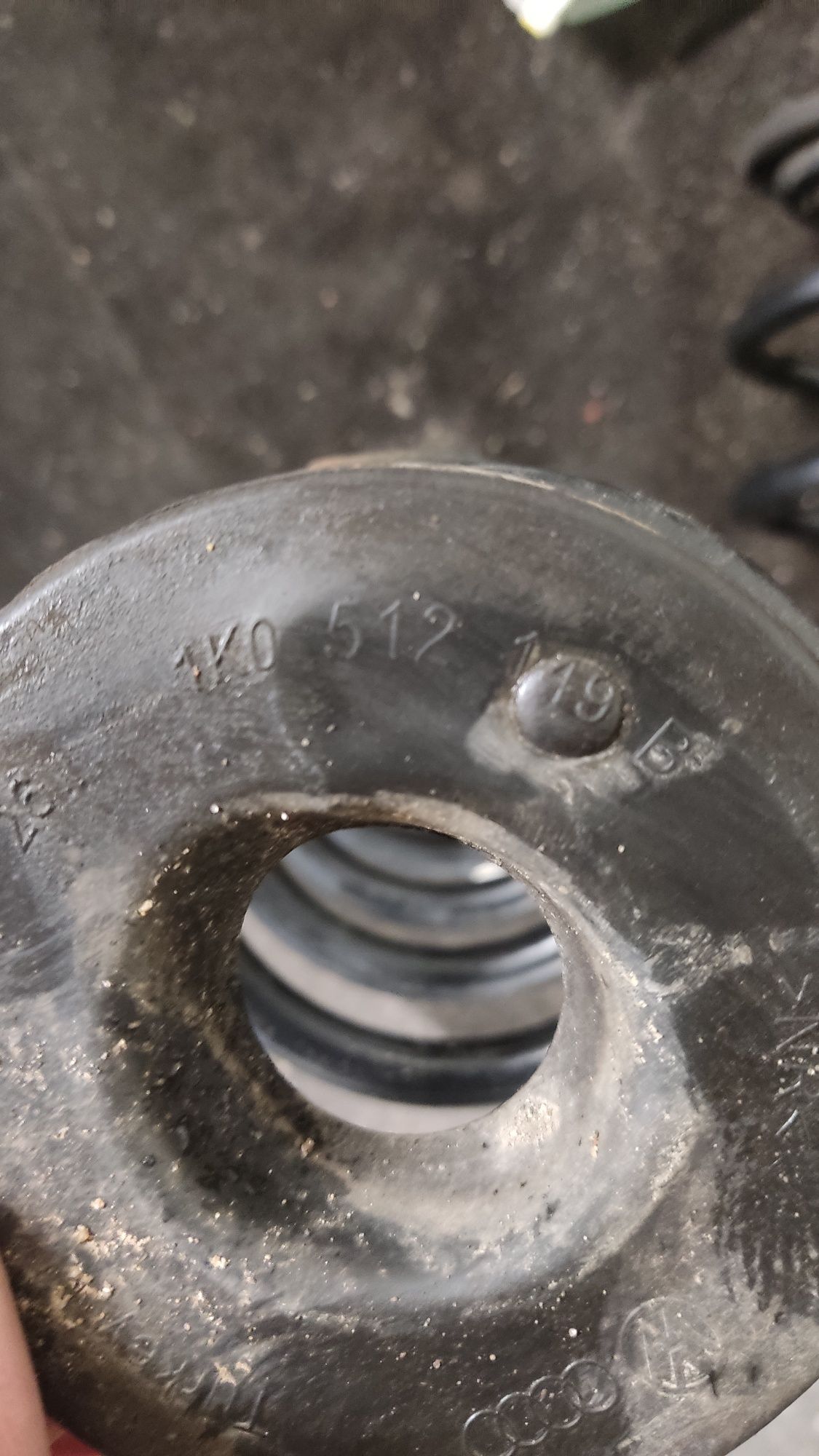 Sprężyny tył tylne Volkswagen Passat B7 1.6 2.0 TDI