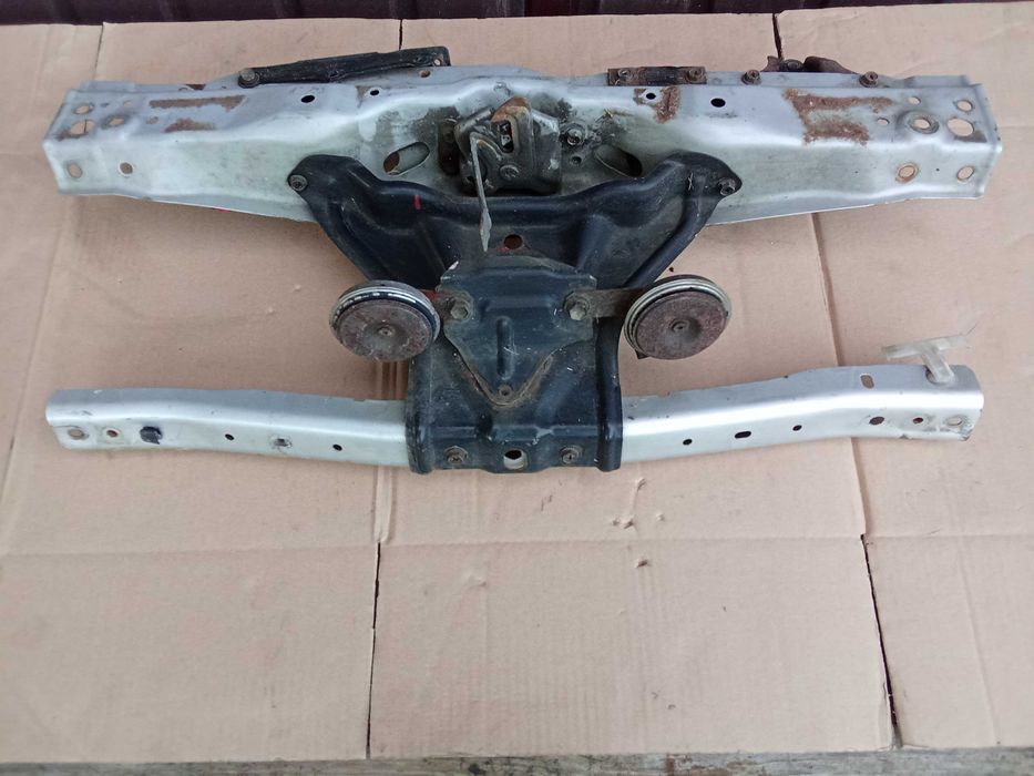 Suzuki Grand Vitara II pas górny zamek Europa z2s srebrny