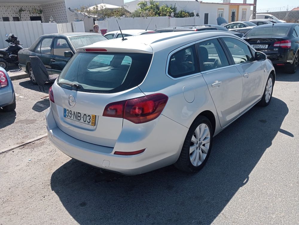 Opel astra 2012.
