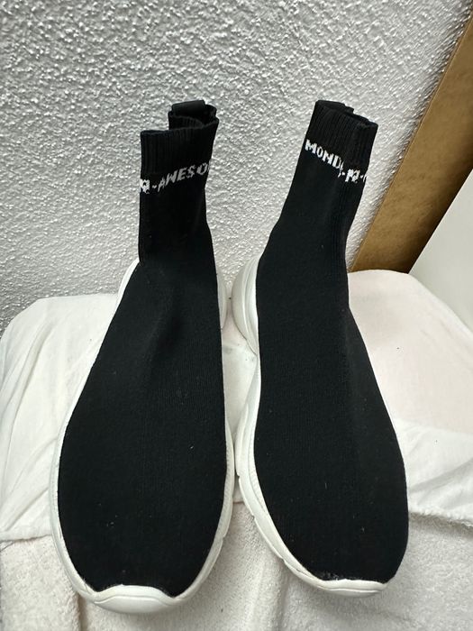 Tenis Bota tipo meia Bershka