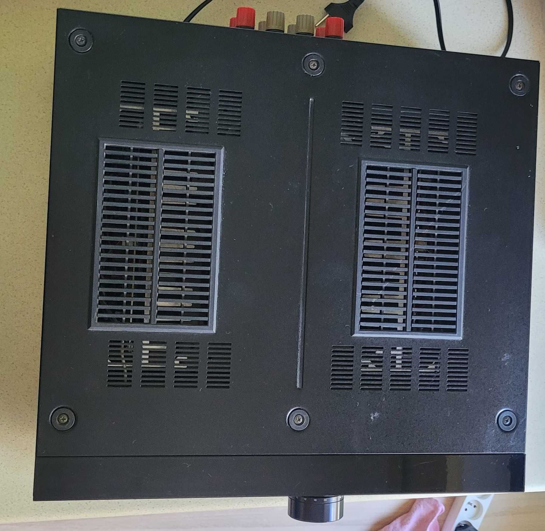 Wzmacniacz stereo Sansui AU-X711