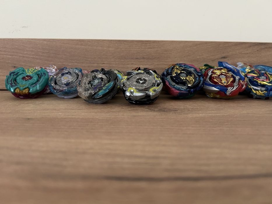 Такара томи хасбро