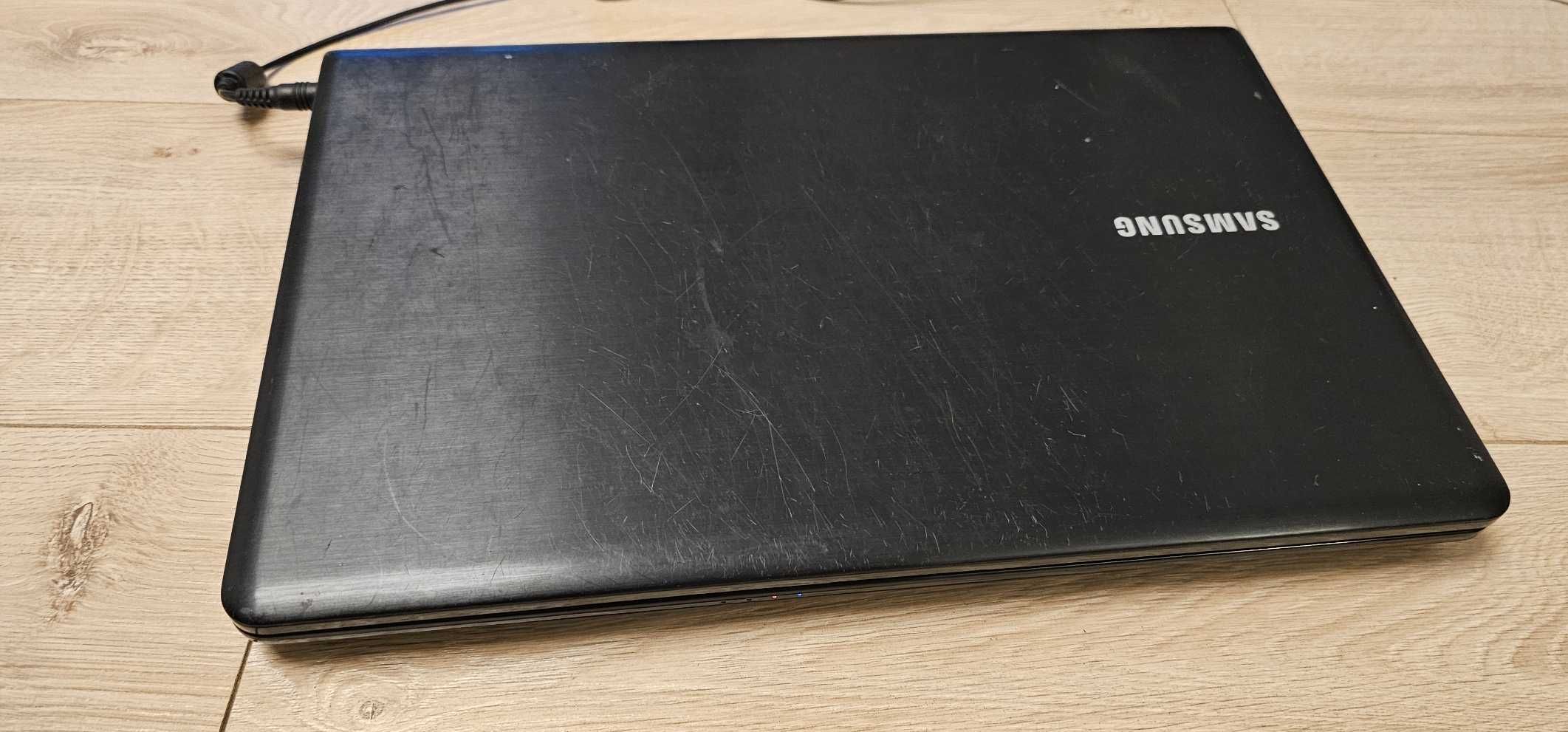 Laptop Samsung i3 + Radeon + ładowarka – Wpełni sprawny