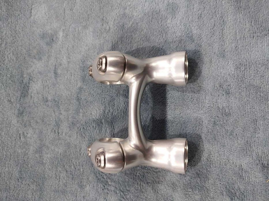 Кермо, зеркала, грузики, стійки, траверса та чохли на BMW R18