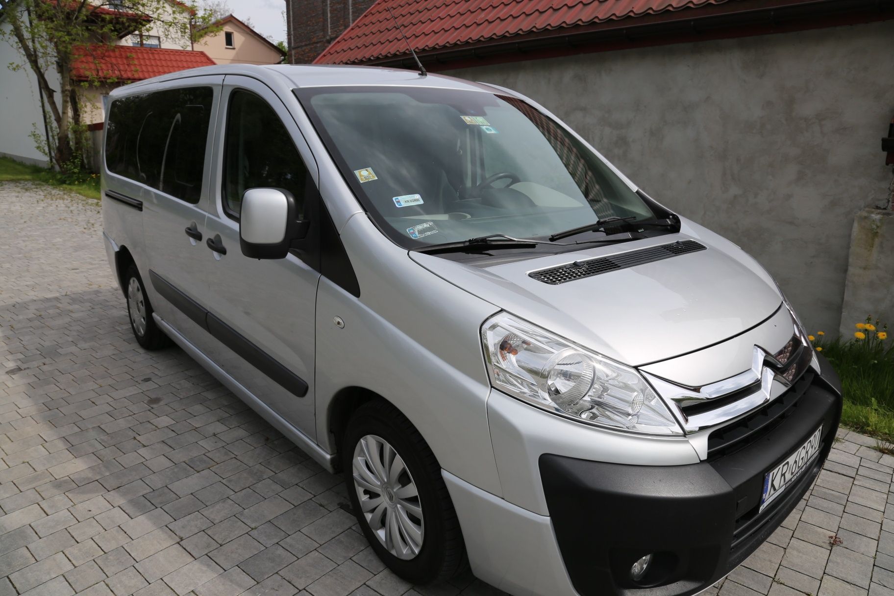 Wynajem Busa 9 osób . Citroen Jumpy  2.0 HDi 128 km Wolne od 06 do 14