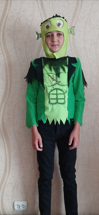 Продам костюм  Франкенштейна,оборотня,зомби