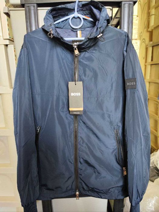 Куртка ветровка мужская Hugo Boss розмір M-L вітровка чоловіча бомбер