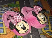 Kapcie dla dziewczynki Minni Maus 22 (14 cm).
