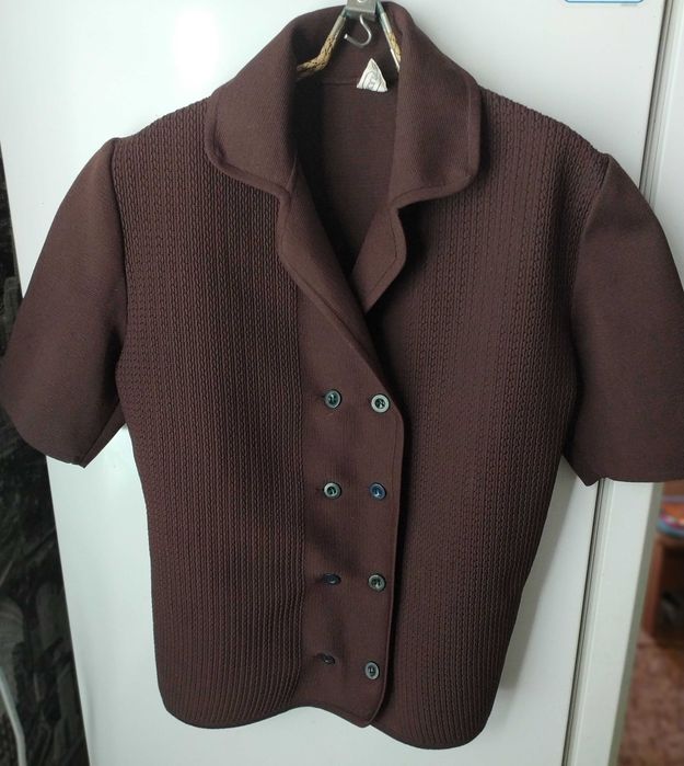 Кофты тёплые разные. Недорого.