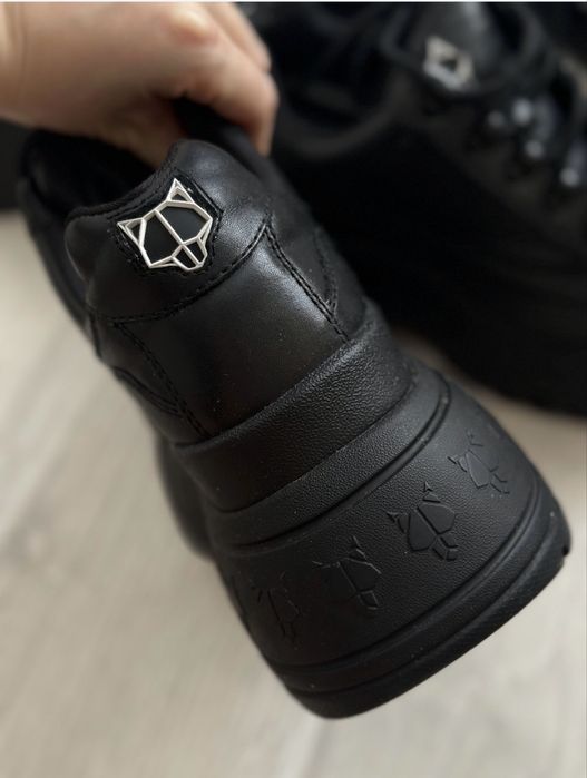 кросівки  бренду Naked Wolfe 36