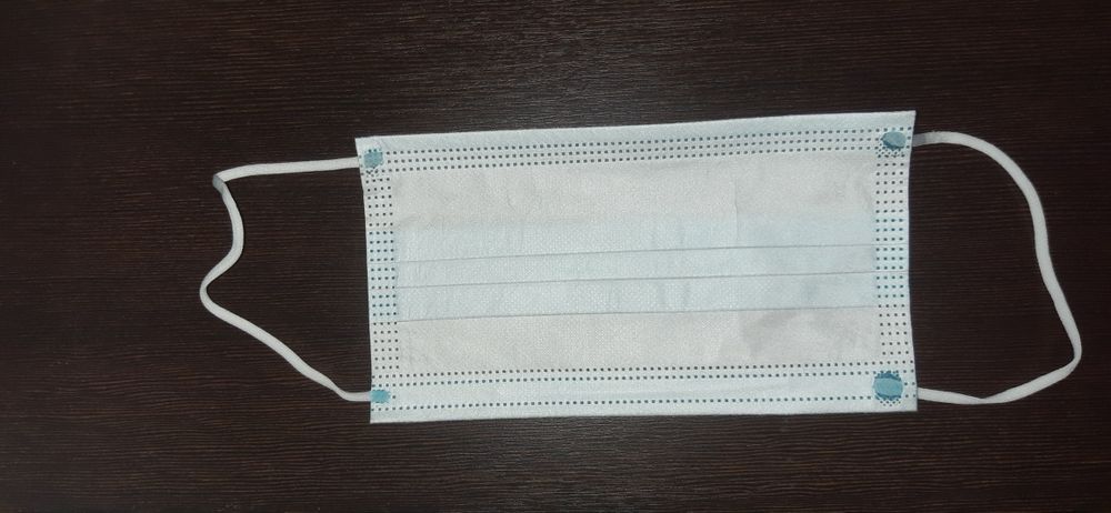 50 szt Sprzedam maseczki jednorazowe