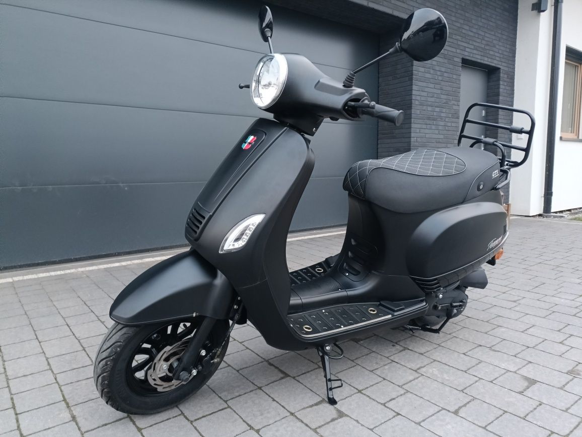 Skuter GTS Toscana Dynamic 2020 50ccm BDB  jak Vespa czarny mat