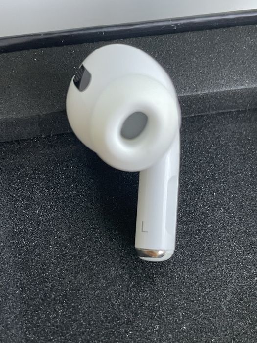 Продам AirPods pro лівий оригінал L без кейсу