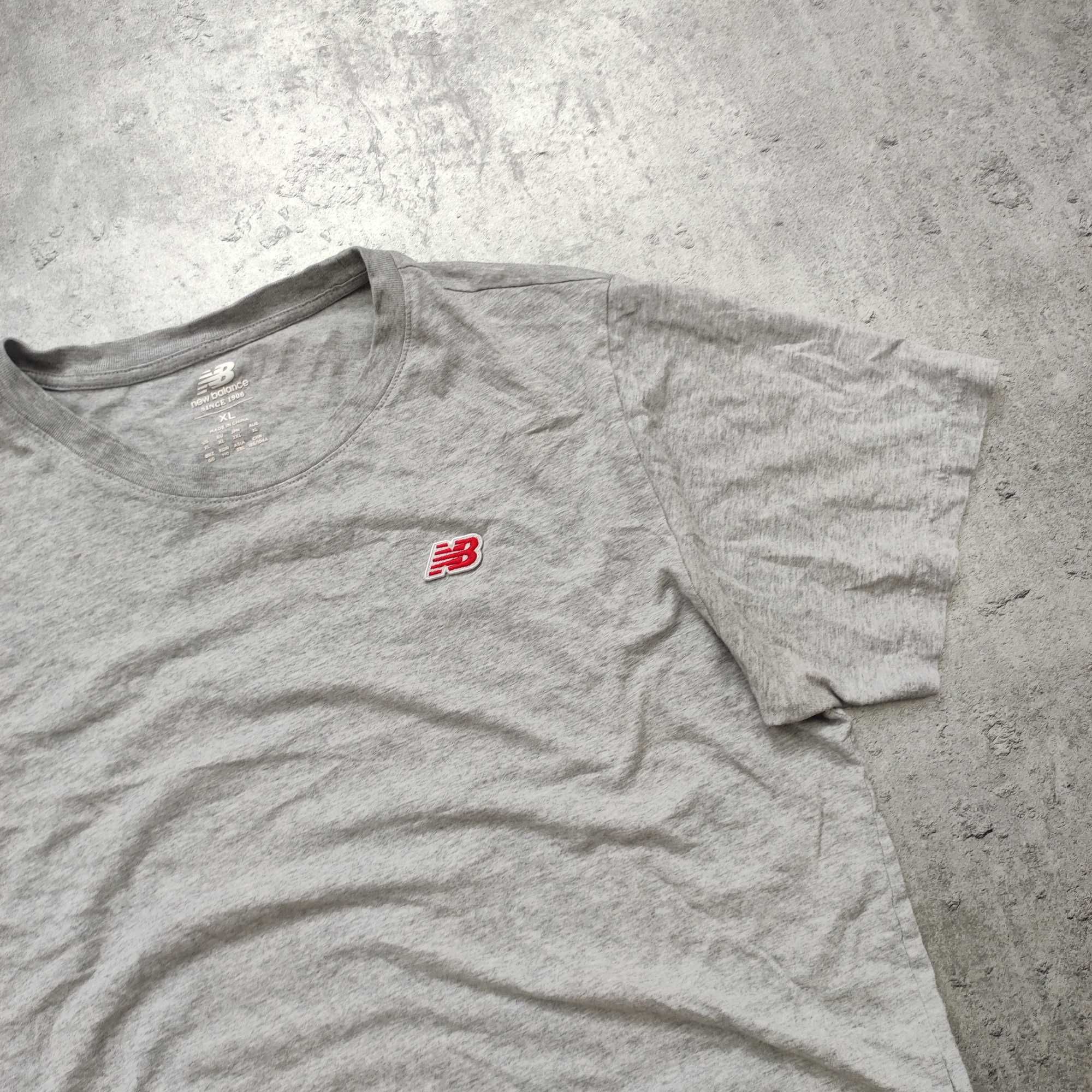 MĘSKA Koszulka Bawełna Małe Logo Haft New Balance Klasyk Active Casual