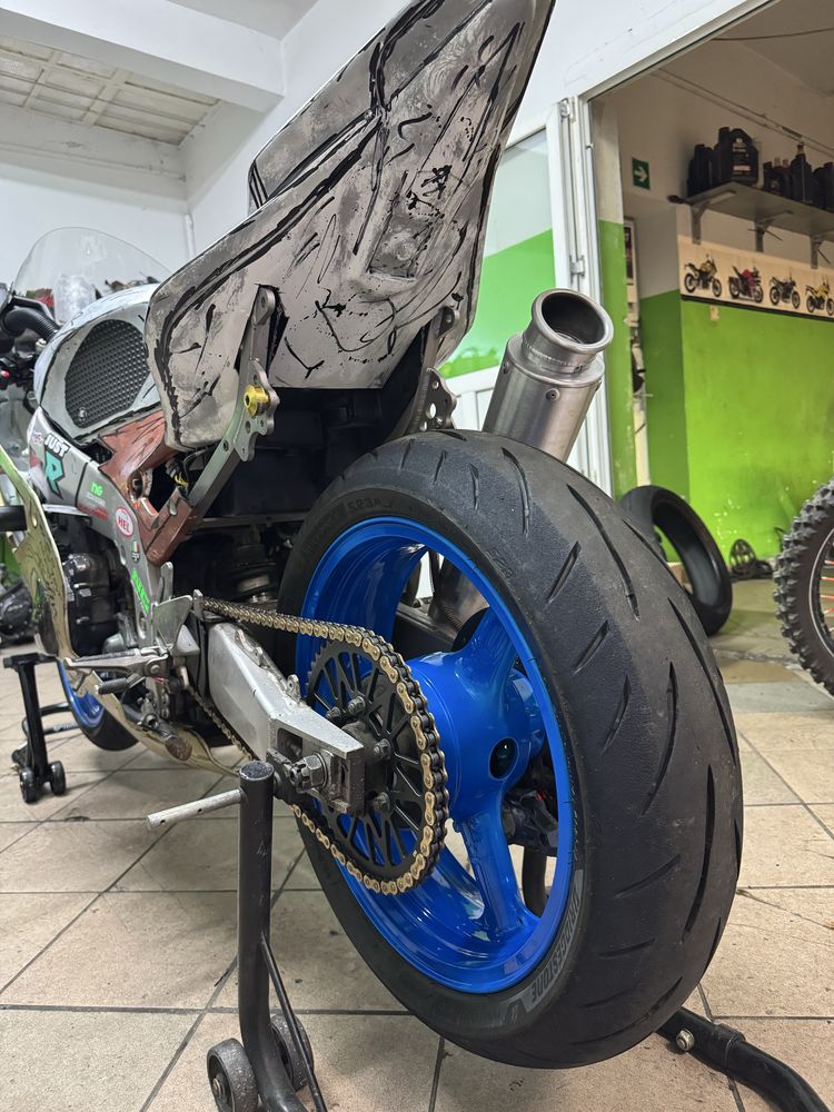 Kawasaki zxr400 na tor zarejestrowana