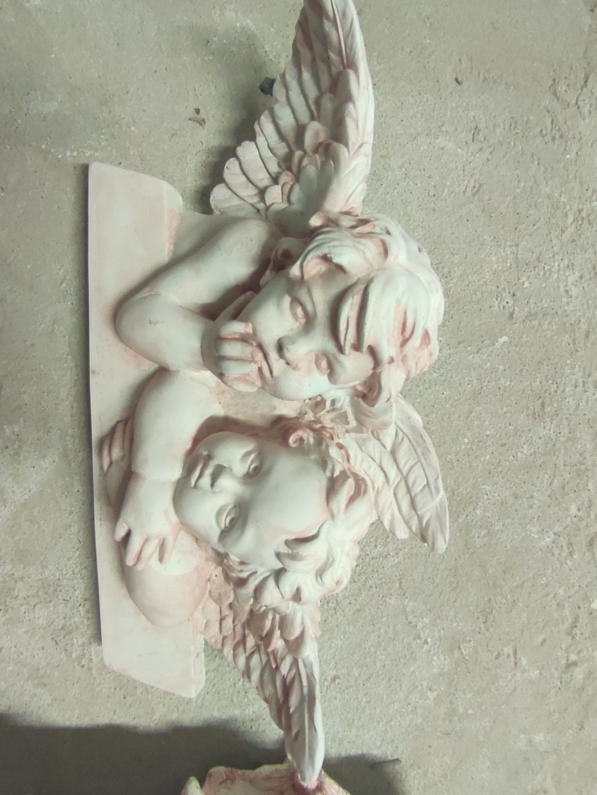 Conjunto de anjos em gesso