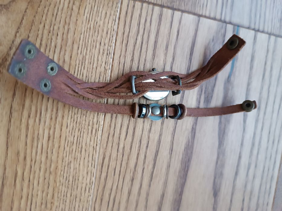 Часы кожа Тайланд