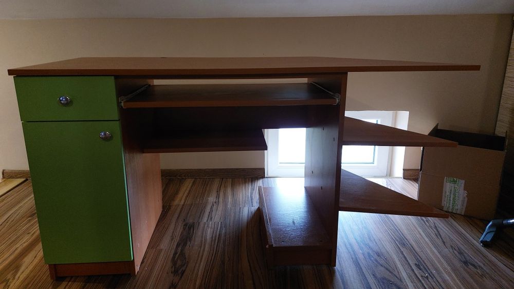 Mam na sprzedaż biurko