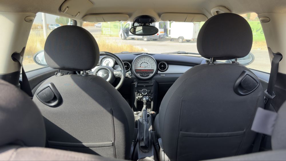 Mini cooper D one de 2010 em bom estado