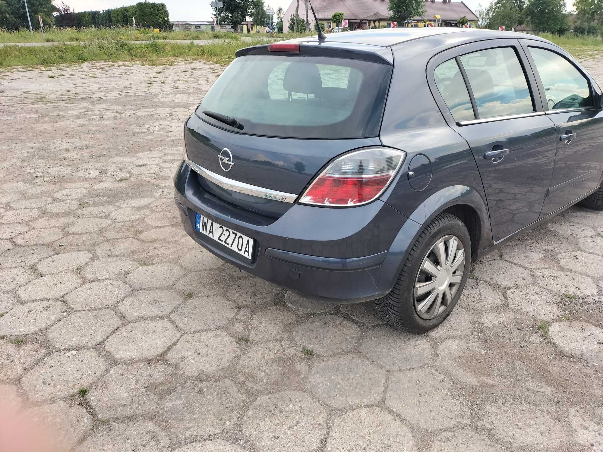 Opel Astra  H  1,4 90 KM nowe opony