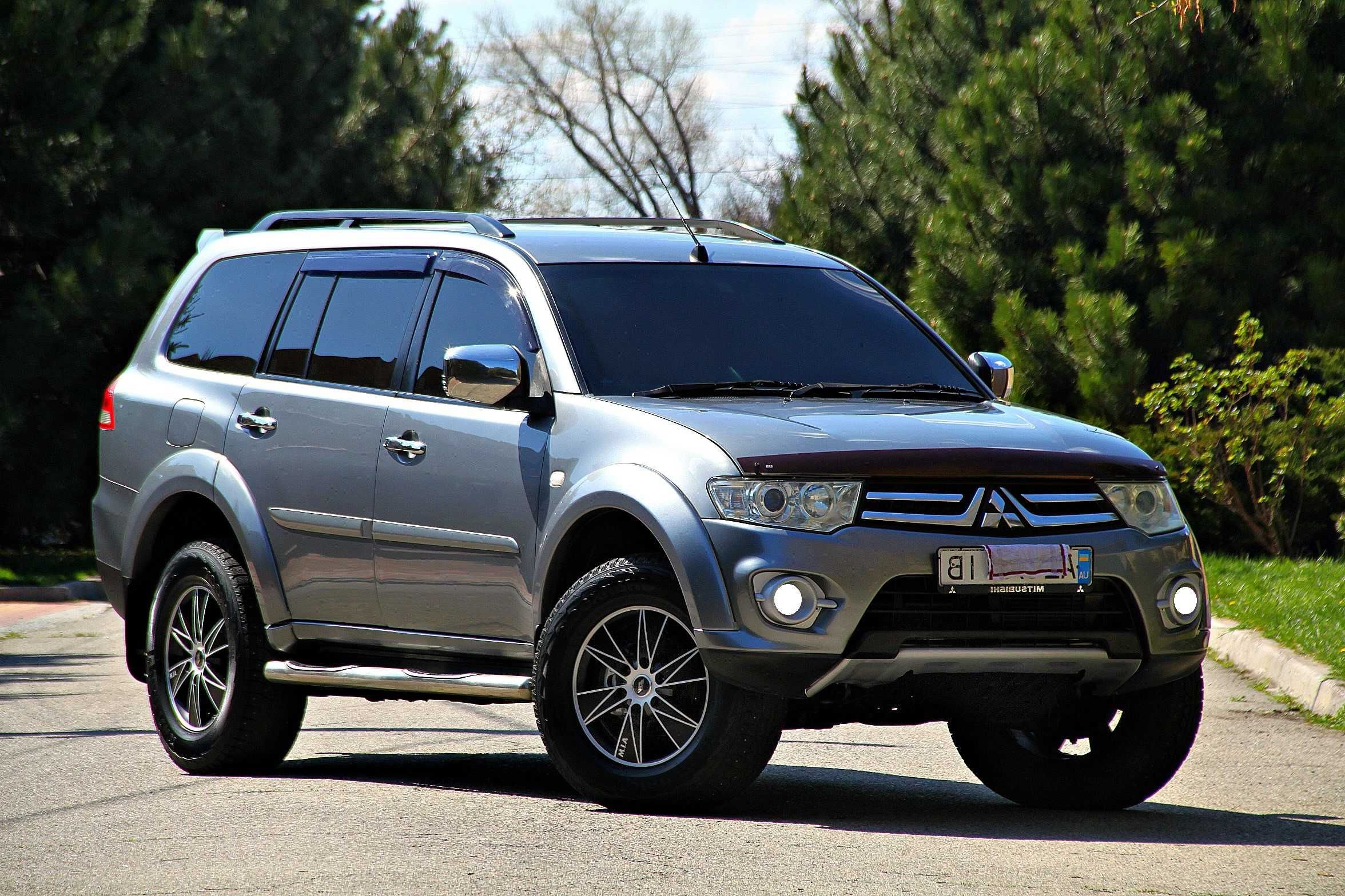 Продам свой любимый автомобиль " Mitsubishsi Pajero Sport "