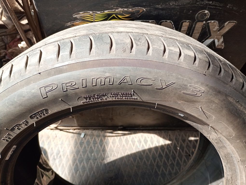 Две шины одиночки 215/65 Р-17;215/55 р-17