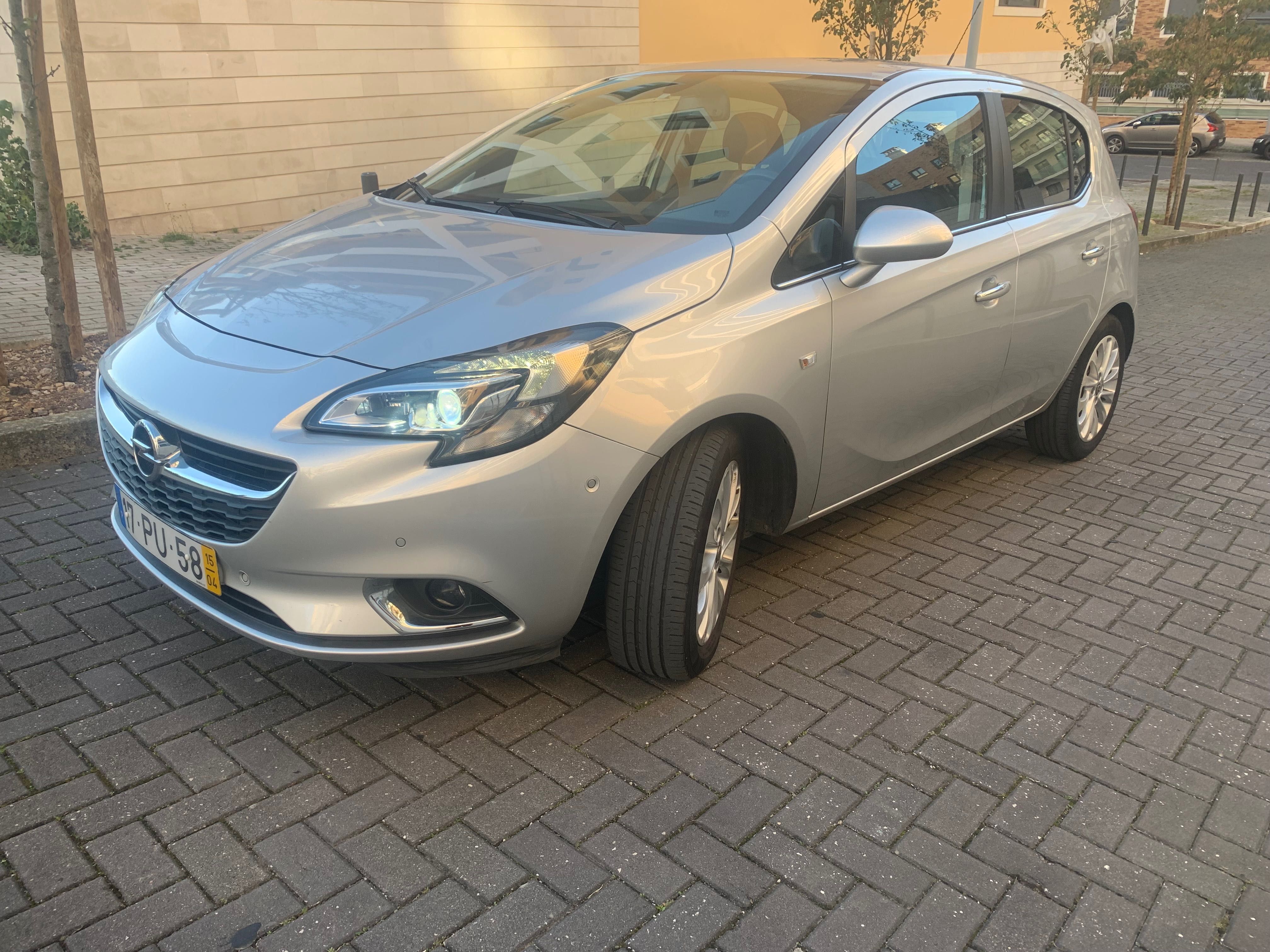 Opel Corsa Cosmo full extras estaciona sozinho revisões na Opel