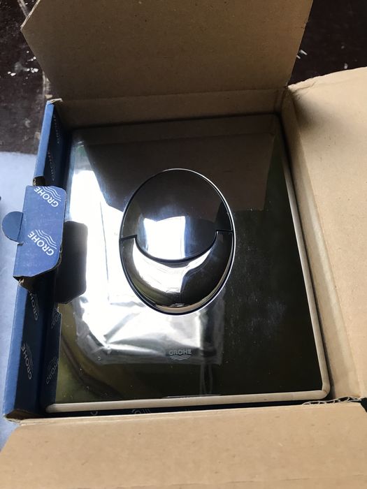 Dwa Przyciski do spluczki Grohe