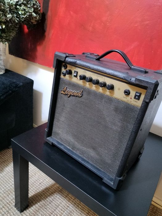 Amplificador marca LEGEND em excelente estado.
