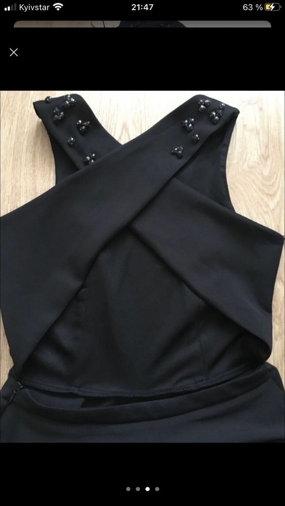 Черное платье Mohito с открытой спинкой