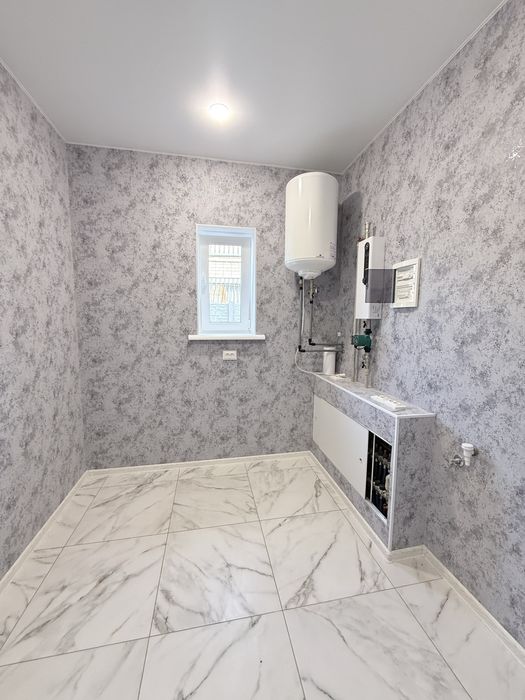 Продам новострой в центре Подгородного можно под Э Оселю !!! ( С )