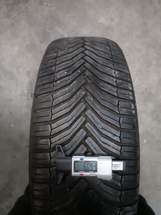 24r, Opona całoroczna Michelin CrossClimate 205/60R16 96H