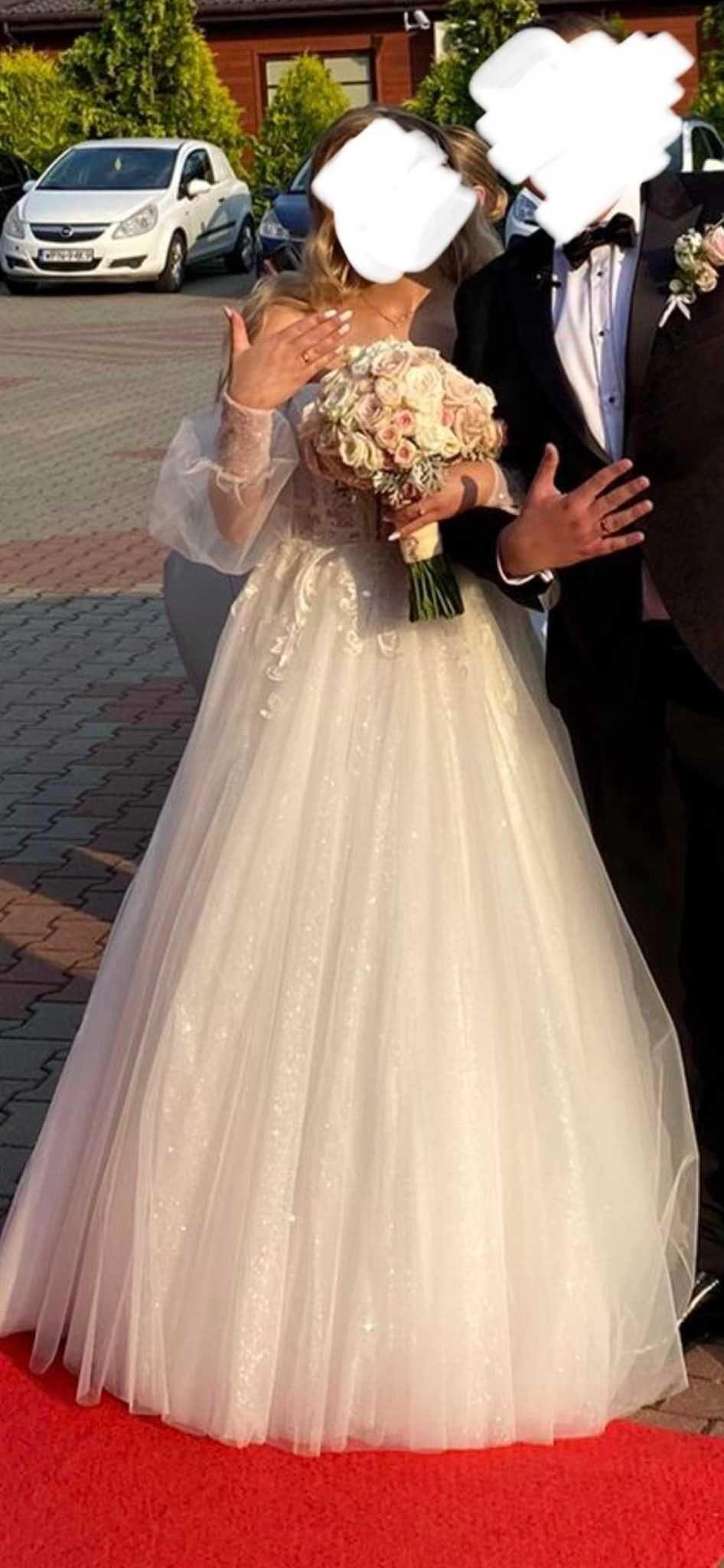 Suknia ślubna księżniczka z rękawkami