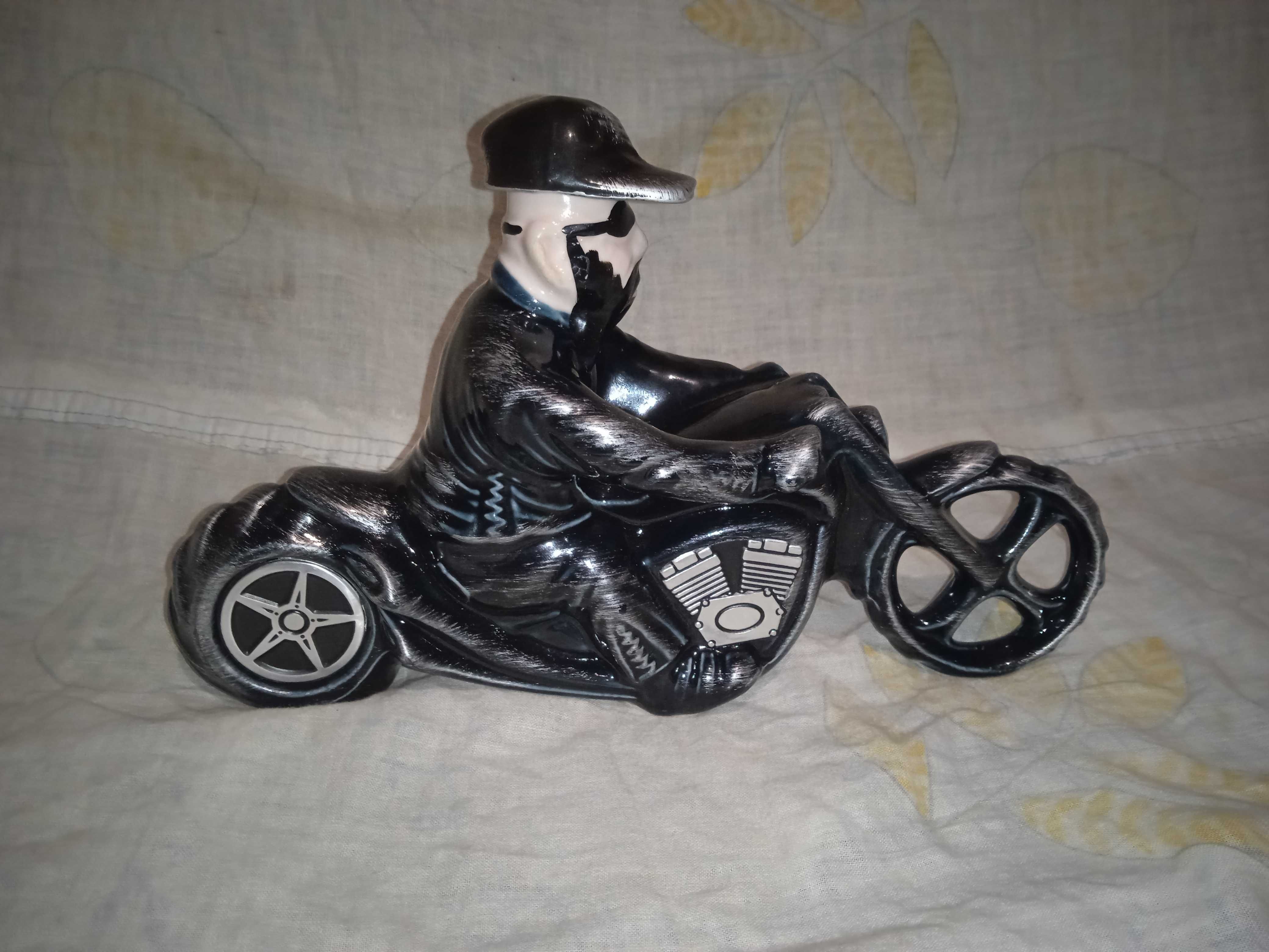 Статуэтка фигурка графин байкер мотоциклист