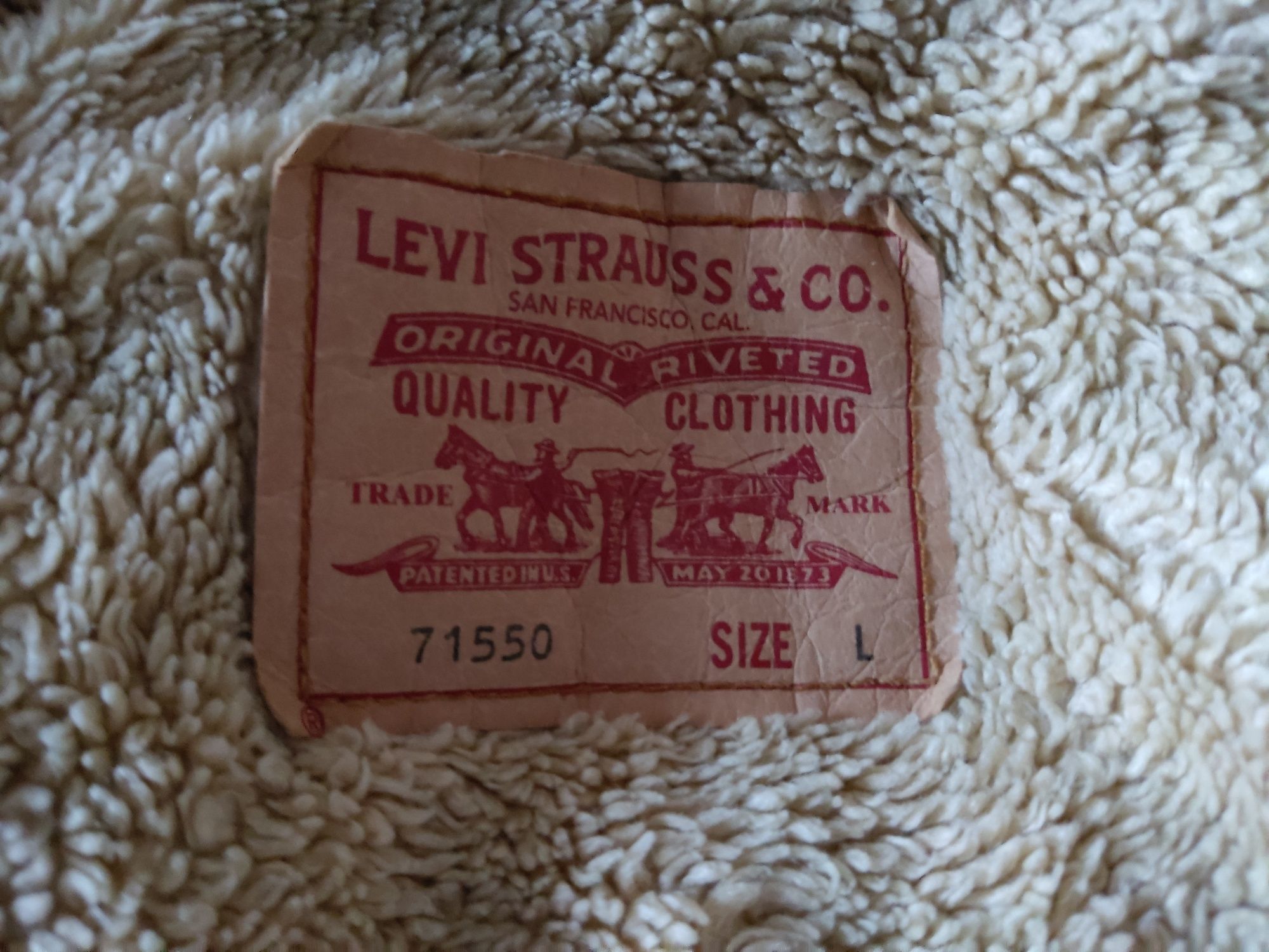 Вельветовая куртка Levi's на меху