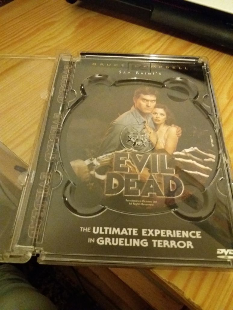 Evil dead DVD sem legendas