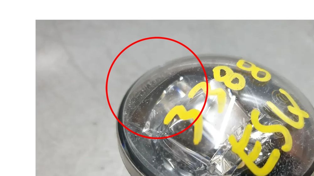 Farol nevoeiro frente esquerdo FORD Kuga III (DFK)