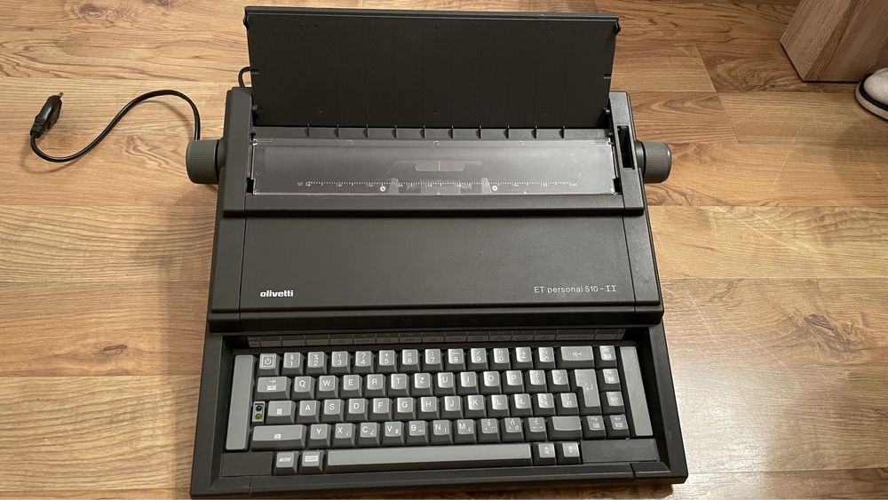 Elektryczna maszyna do pisania Olivetti