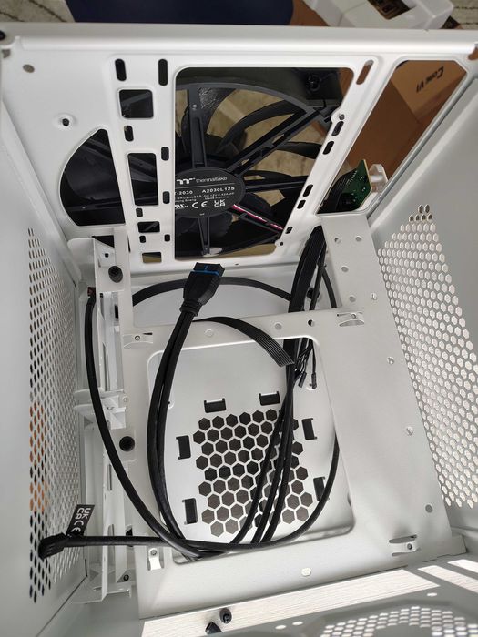 Thermaltake Core V1 Snow Edition - obudowa komputera PC