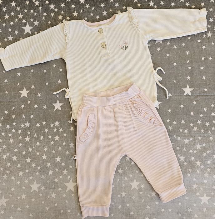 Костюми фірми Next на дівчинку р.62 вік 3-6 місяців