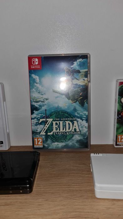 Konsola Nintendo switch plus dwie gry edycja pudełkowa