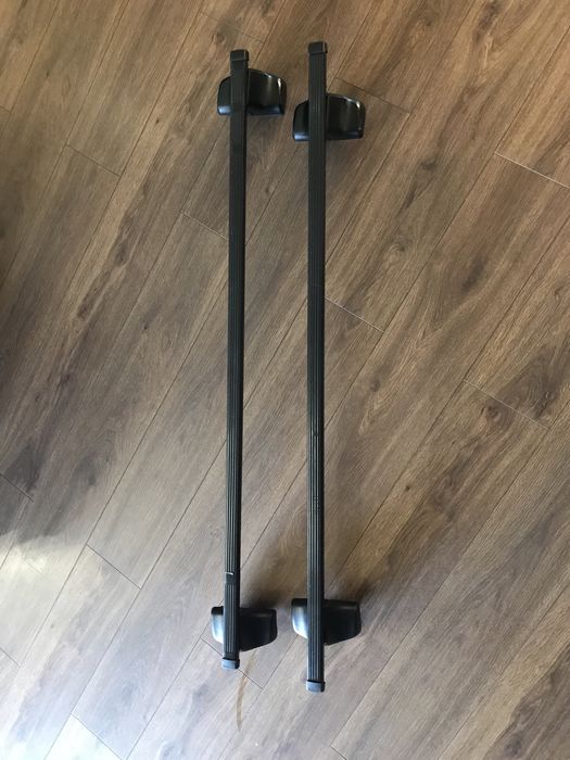 Bagażnik dachowy Thule.