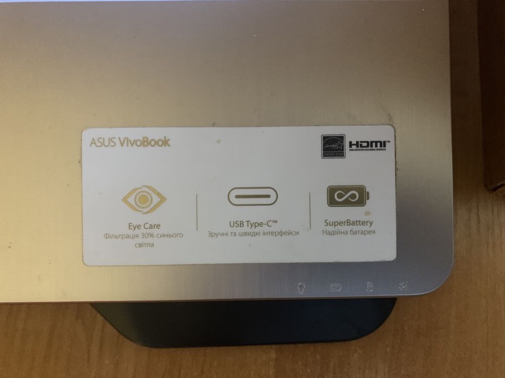 Ноутбук. ASUS VivoBook