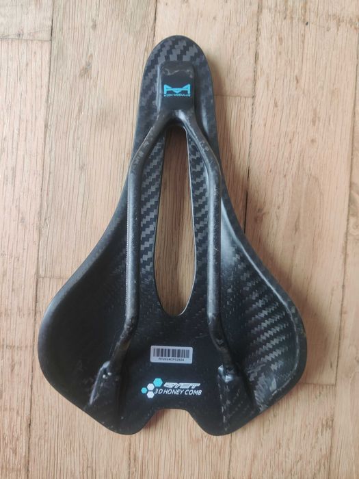 Siodło rowerowe carbon RYET drukowane 3D 245x145mm