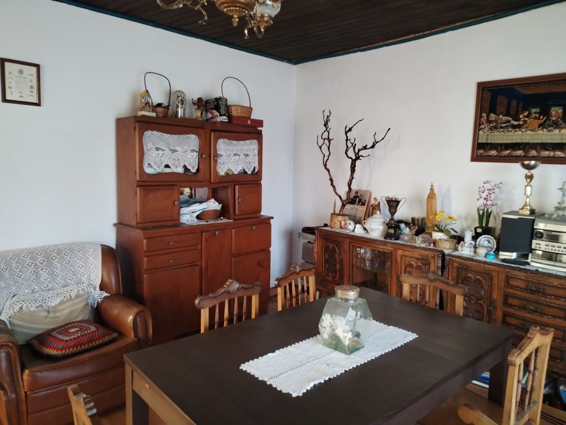 Reservada. Casa com 3 quartos em Montalegre